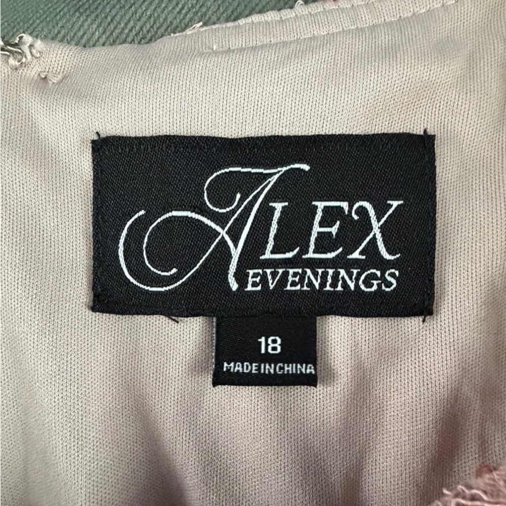Alex Evenings Pink Rose Lace Rosette Maxi Dress cap sleeve, new with tags - Picture 4 of 7